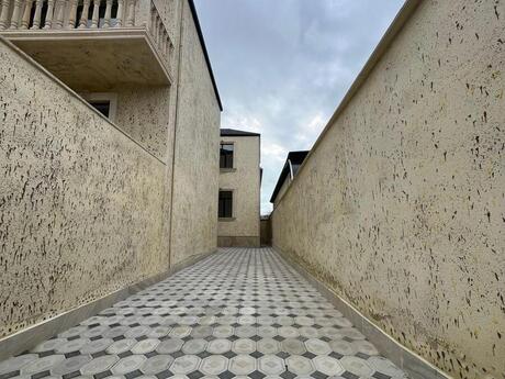 5 otaqlı həyət evi/bağ evi - Qaraçuxur q. - 140 m²