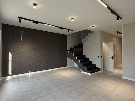 4 otaqlı həyət evi/bağ evi - Buzovna q. - 110 m²