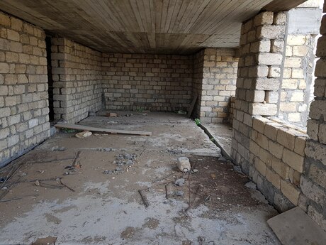 10 otaqlı həyət evi/bağ evi - Novxanı q. - 450 m²