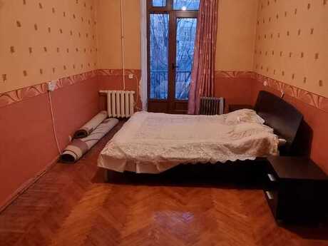 2 otaqlı köhnə tikili - Elmlər Akademiyası m. - 60 m²