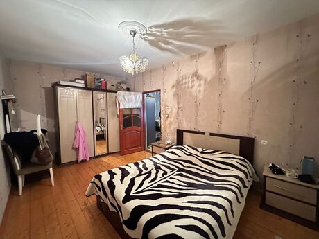 5 otaqlı köhnə tikili - Massiv V q. - 120 m²