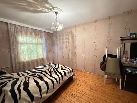 5 otaqlı köhnə tikili - Massiv V q. - 120 m²