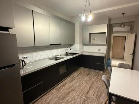 4 otaqlı yeni tikili - Ağ şəhər q. - 140 m²