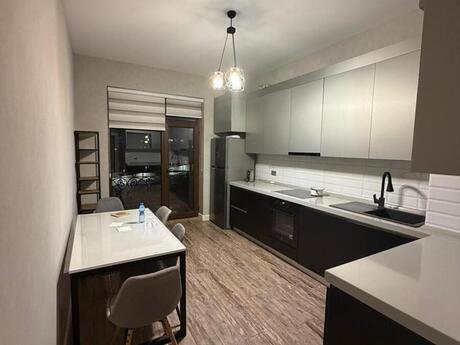 4 otaqlı yeni tikili - Ağ şəhər q. - 140 m²