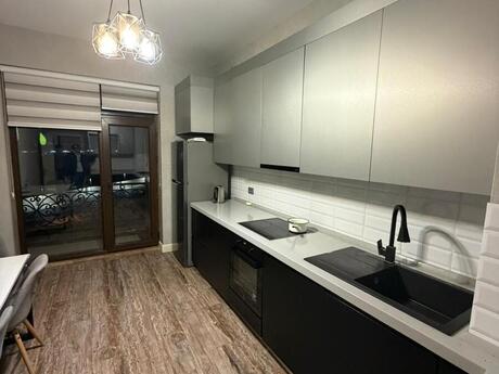 4 otaqlı yeni tikili - Ağ şəhər q. - 140 m²