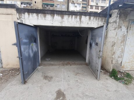 Qaraj - İnşaatçılar m. - 18 m²
