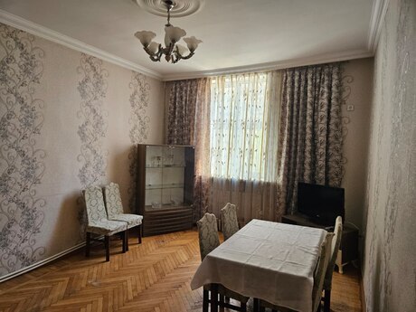 Elan №6059715 - Bakı, Nizami m., 3 otaqlı, 100 m², 5/5 mərtəbə