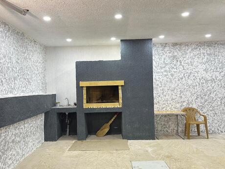 4 otaqlı həyət evi/bağ evi - Buzovna q. - 200 m²