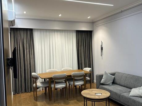 3-комн. новостройка - м. Бакмил - 85 м²