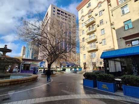 4 otaqlı yeni tikili - Sahil m. - 200 m²