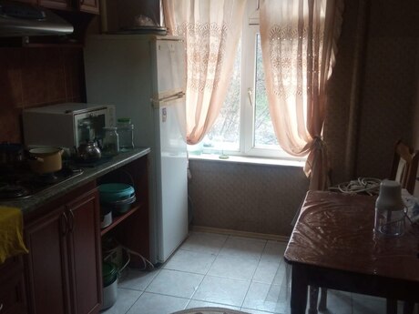 4 otaqlı köhnə tikili - Elmlər Akademiyası m. - 100 m²