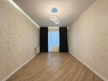 4 otaqlı köhnə tikili - Bakıxanov q. - 100 m²