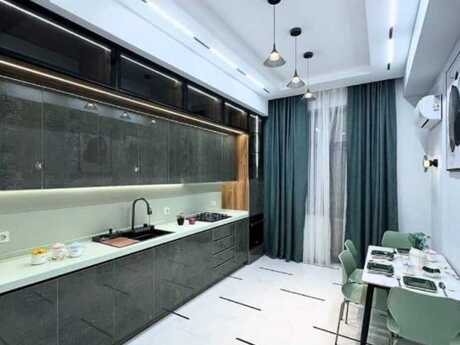 3-комн. новостройка - Насиминский  р. - 125 м²
