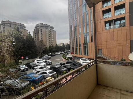 2-комн. вторичка - м. 28 мая - 80 м²