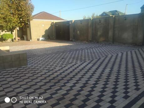 7 otaqlı həyət evi/bağ evi - Novxanı q. - 360 m²