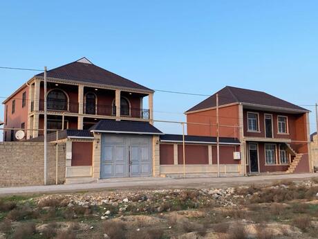9 otaqlı həyət evi/bağ evi - Binə q. - 360 m²