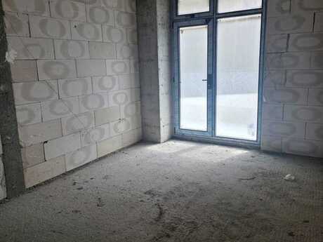 3-комн. новостройка - м. 8 ноября - 148 м²