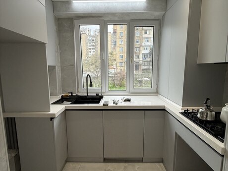 4 otaqlı köhnə tikili - Xətai r. - 80 m²