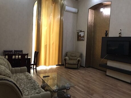 2 otaqlı köhnə tikili - Sahil m. - 100 m²