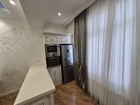 3 otaqlı yeni tikili - 8 Noyabr m. - 90 m²