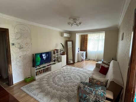 2 otaqlı köhnə tikili - İnşaatçılar m. - 55 m²
