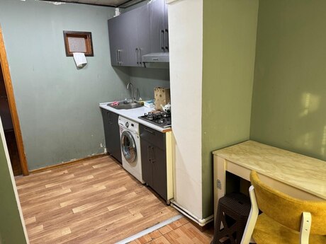 2 otaqlı köhnə tikili - 8-ci mikrorayon q. - 80 m²