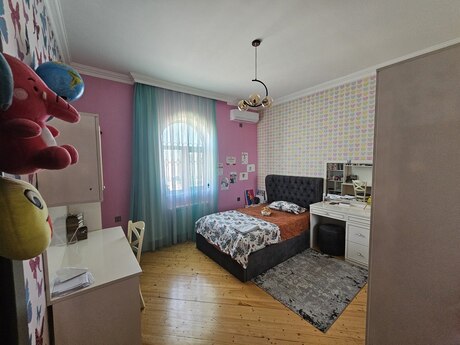 7 otaqlı həyət evi/bağ evi - Məmmədli q. - 280 m²