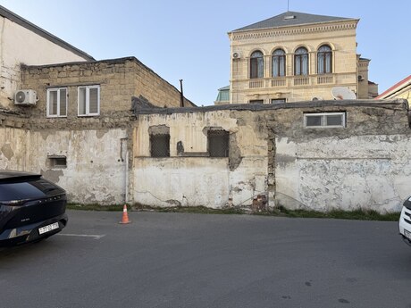 7 otaqlı həyət evi/bağ evi - Gənclik m. - 150 m²