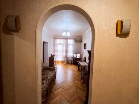 2 otaqlı köhnə tikili - 28 May m. - 60 m²