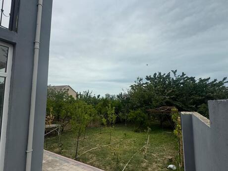 5 otaqlı həyət evi/bağ evi - Novxanı q. - 160 m²