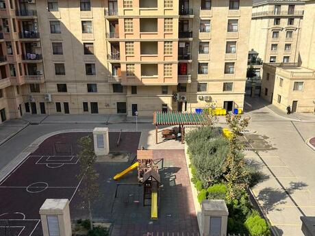 4 otaqlı yeni tikili - Ağ şəhər q. - 145 m²