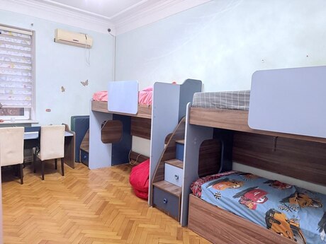 3 otaqlı köhnə tikili - Nizami m. - 75 m²
