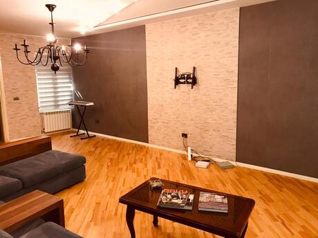 4 otaqlı həyət evi/bağ evi - Xətai r. - 210 m²