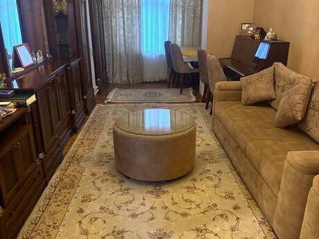 3 otaqlı köhnə tikili - Neftçilər m. - 75 m²