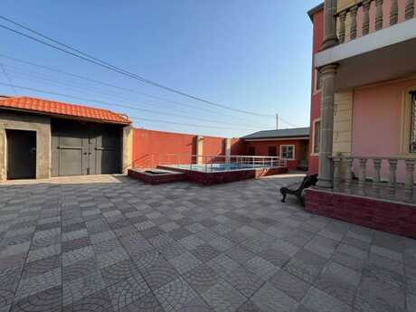 7 otaqlı həyət evi/bağ evi - Novxanı q. - 330 m²