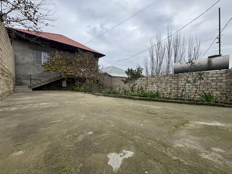 3 otaqlı həyət evi/bağ evi - Zığ q. - 140 m²