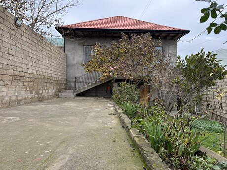 3 otaqlı həyət evi/bağ evi - Zığ q. - 140 m²
