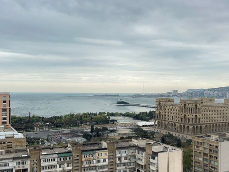 4 otaqlı yeni tikili - 28 May m. - 247 m²