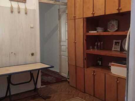 2 otaqlı köhnə tikili - 28 May m. - 60 m²
