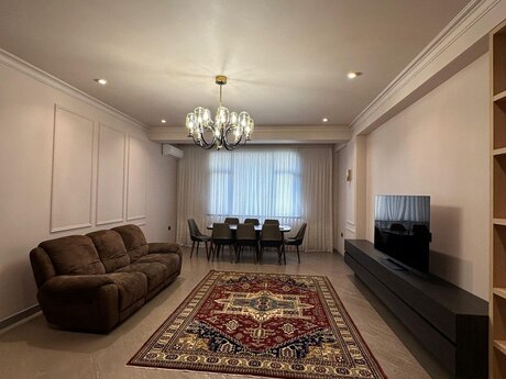 5 otaqlı yeni tikili - Gənclik m. - 220 m²