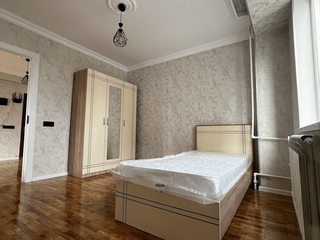 5 otaqlı köhnə tikili - Nizami m. - 100 m²