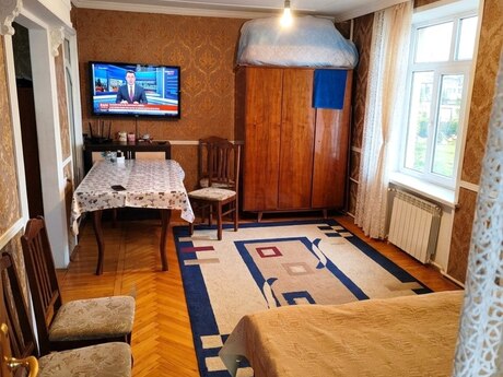 1 otaqlı köhnə tikili - Nizami m. - 35 m²