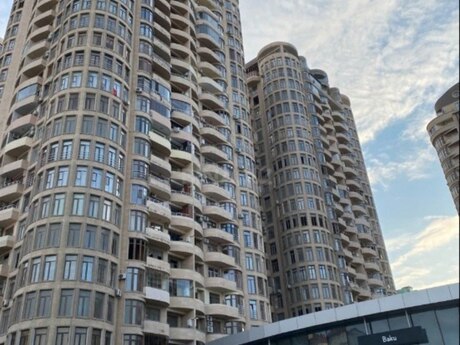 5 otaqlı yeni tikili - Şah İsmayıl Xətai m. - 226 m²