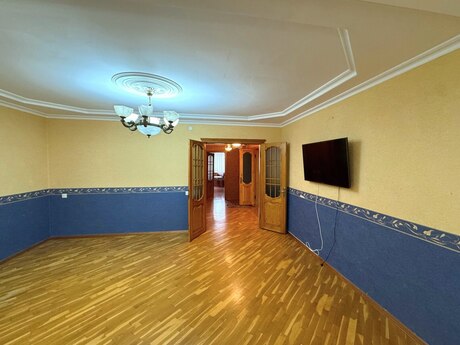 3 otaqlı köhnə tikili - 28 May m. - 100 m²