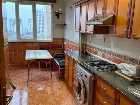 3 otaqlı köhnə tikili - 28 May m. - 100 m²