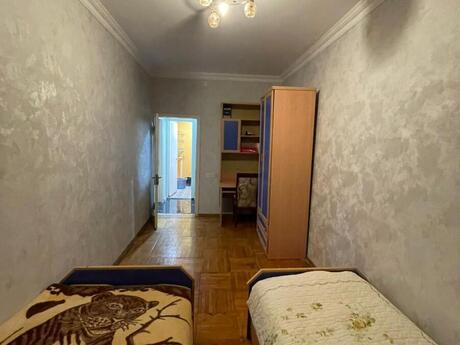 3 otaqlı köhnə tikili - Memar Əcəmi m. - 70 m²