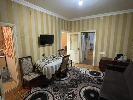 3 otaqlı köhnə tikili - Memar Əcəmi m. - 70 m²