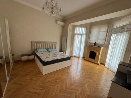 3 otaqlı köhnə tikili - İçəri Şəhər m. - 120 m²