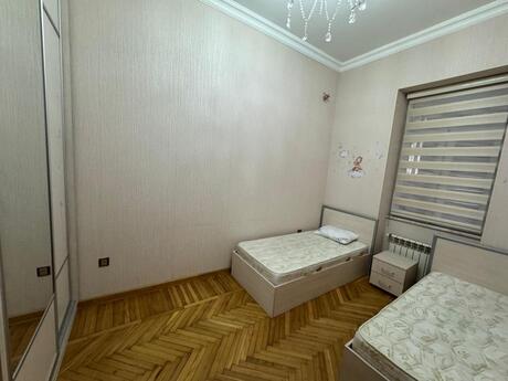 3 otaqlı köhnə tikili - İçəri Şəhər m. - 120 m²