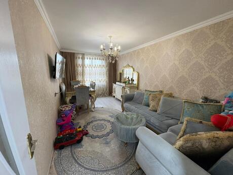 5 otaqlı köhnə tikili - Neftçilər m. - 100 m²